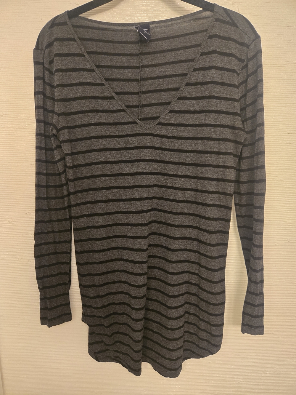 GAP Gray and Black Striped V-Neck Long Sleeve Top - XS